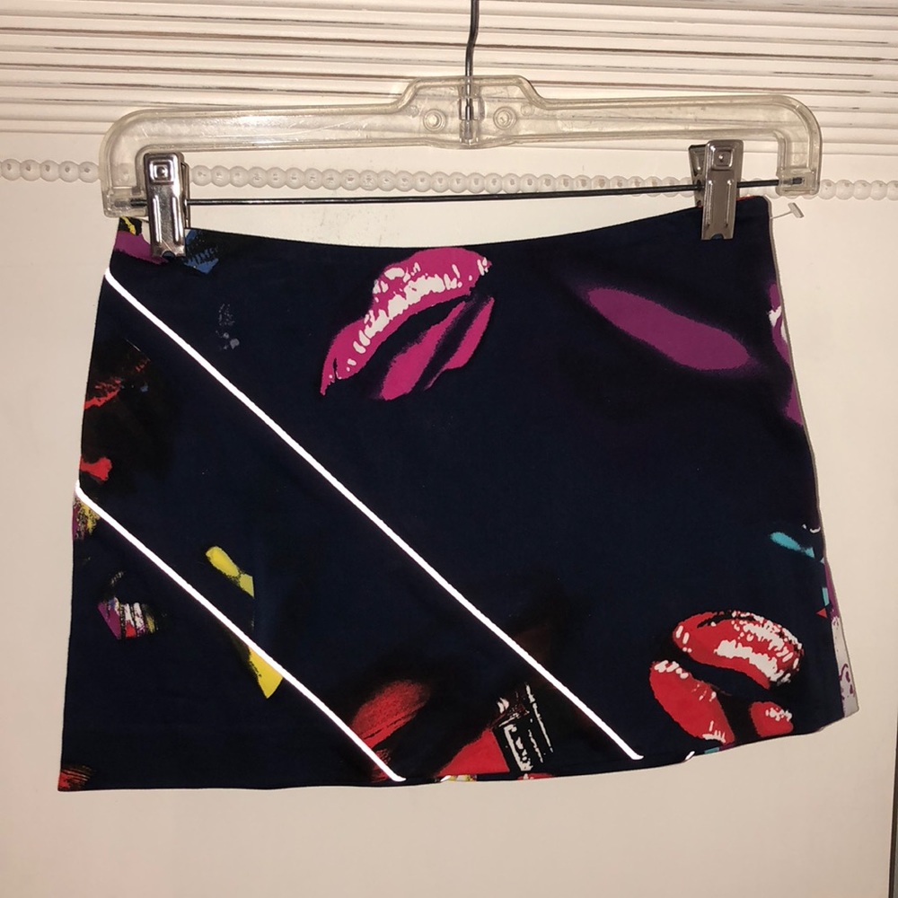 Versace mini skirt lips